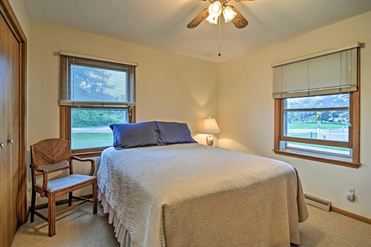 Lake Huron House With Grill And Beach Access! East Tawas Exterior foto
